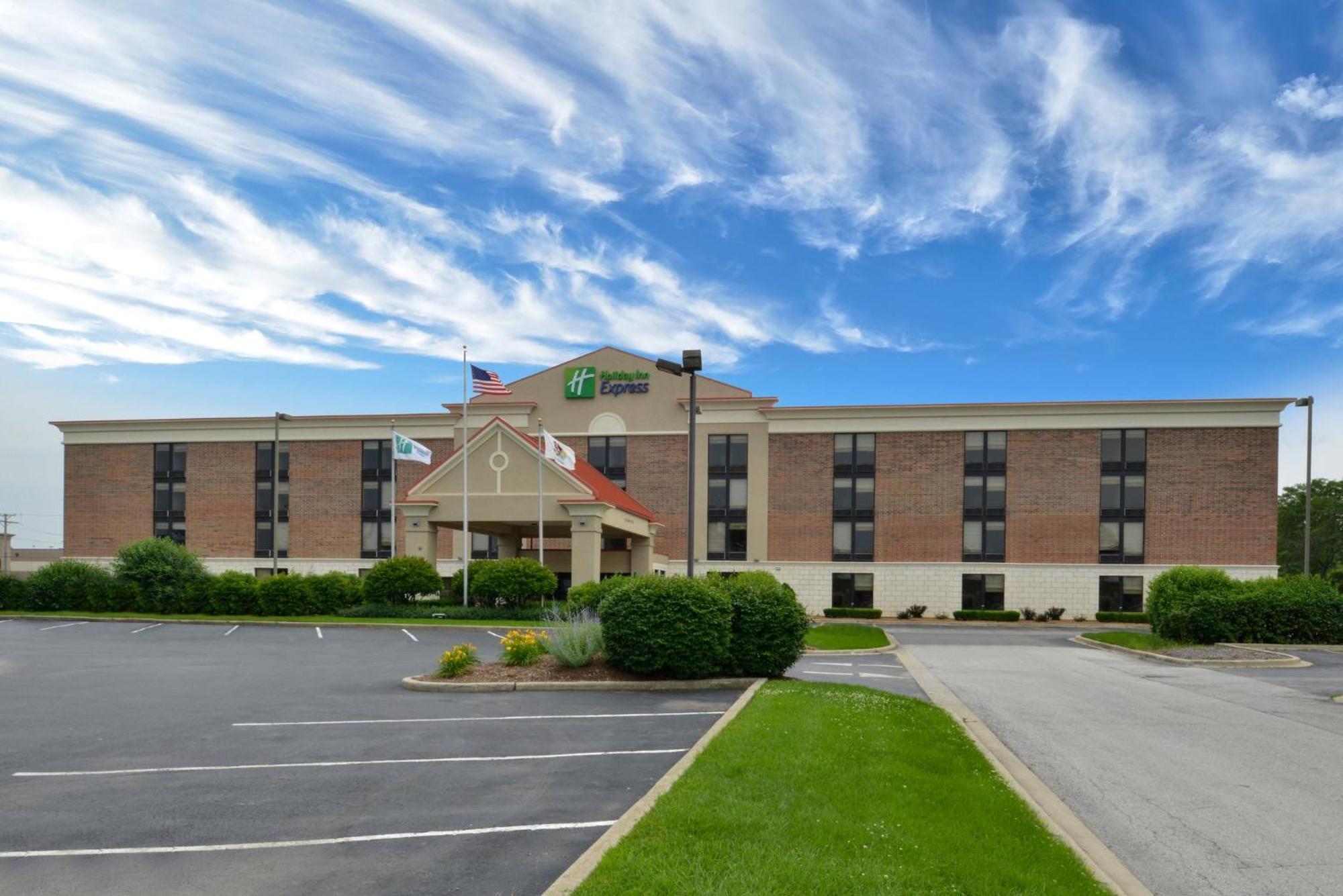 Holiday Inn Express Crestwood By Ihg Exterior photo