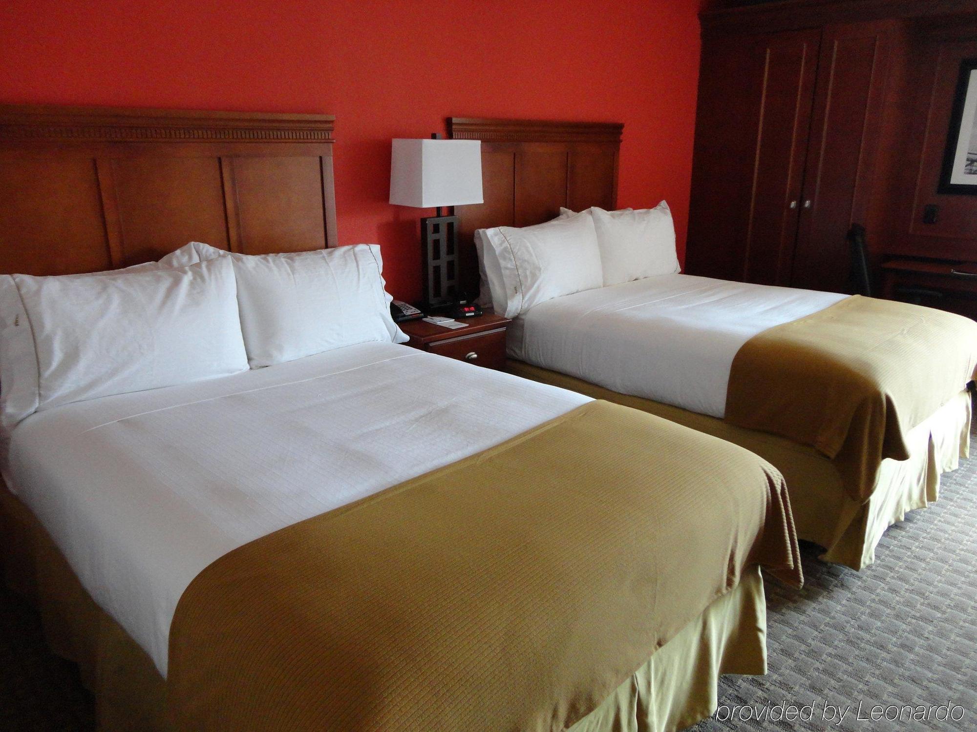 Holiday Inn Express Crestwood By Ihg Exterior photo
